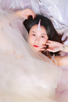漂亮的女士护士内衣三级